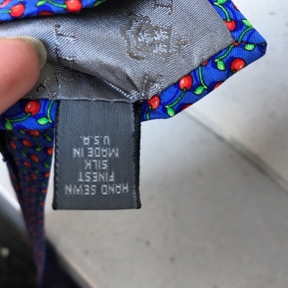 ROBERT Talbott Cherry Print 100% Silk Necktie - Picture 6 of 7